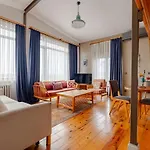 公寓 High Ceiling With Large Balcony