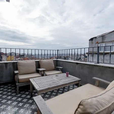 High Ceiling With Large Balcony *