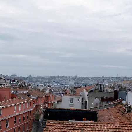 High Ceiling With Large Balcony Apartment *