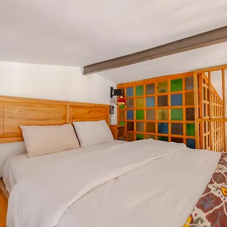 High Ceiling With Large Balcony Istanbul