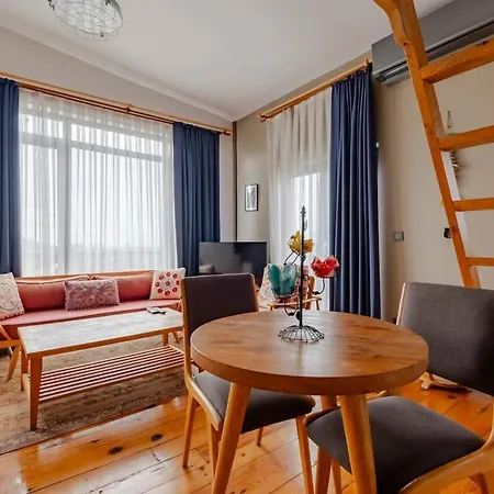 High Ceiling With Large Balcony *