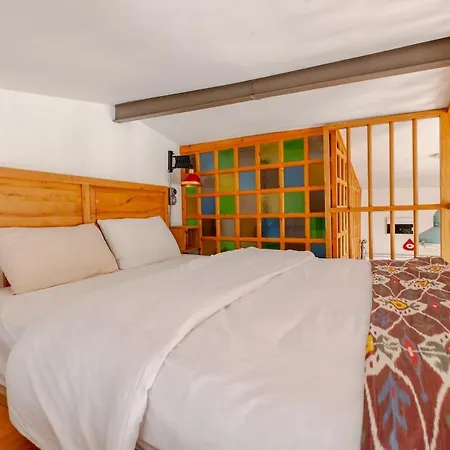 High Ceiling With Large Balcony Apartment