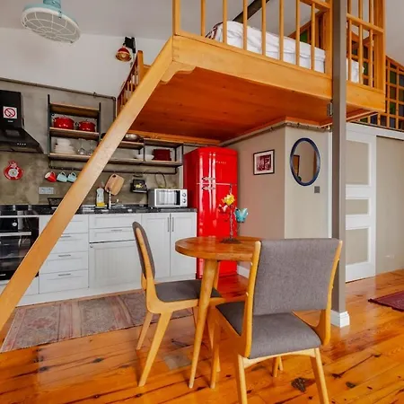High Ceiling With Large Balcony