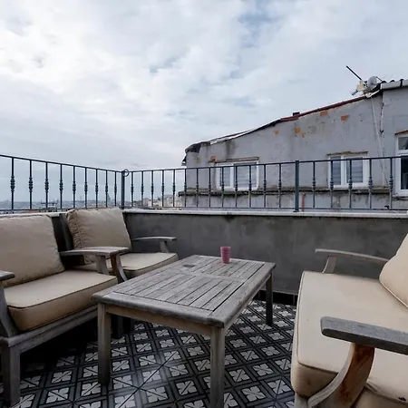 High Ceiling With Large Balcony *