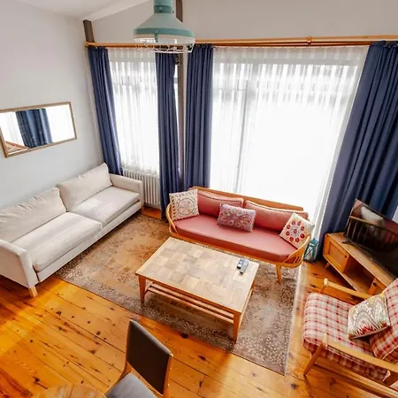 High Ceiling With Large Balcony * Istanbul