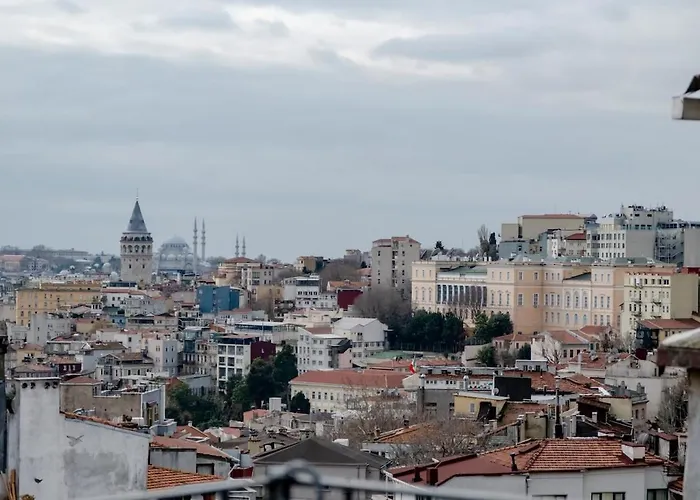 High Ceiling With Large Balcony Apartment Istanbul