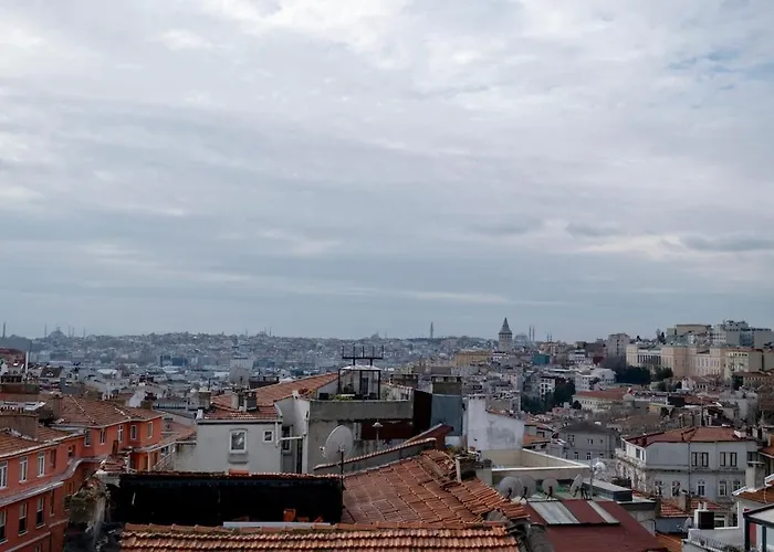 High Ceiling With Large Balcony *