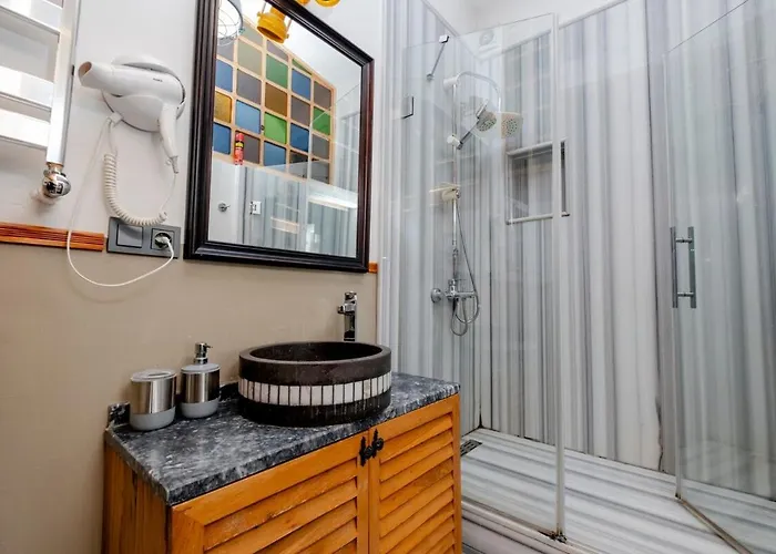 High Ceiling With Large Balcony * Istanbul