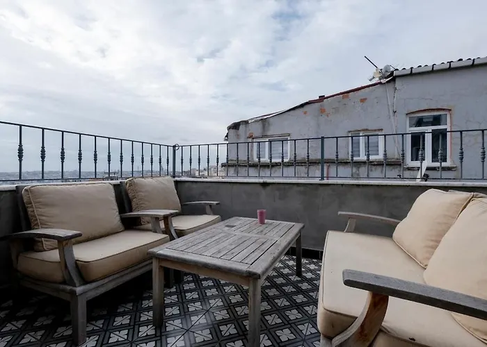 High Ceiling With Large Balcony *