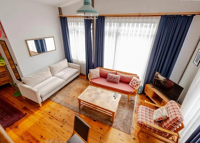 High Ceiling With Large Balcony * Istanbul