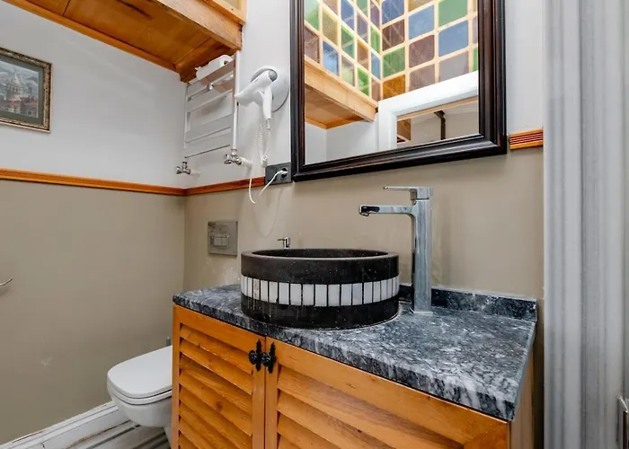 Apartment High Ceiling With Large Balcony *